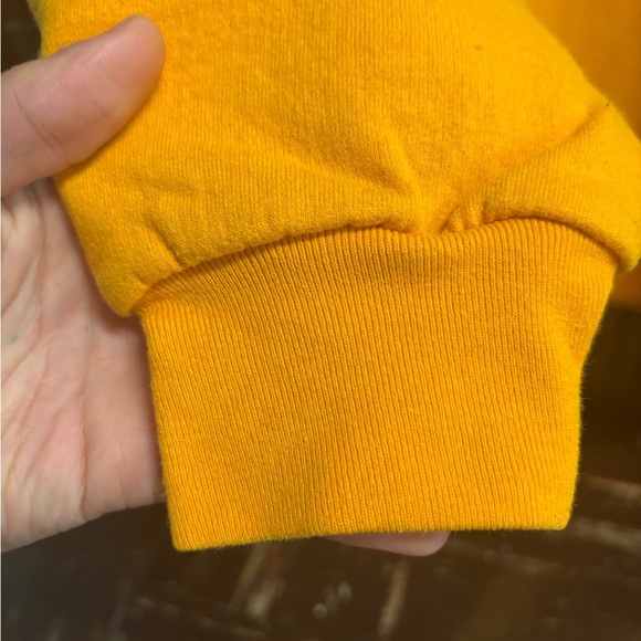 Unisex Y2k 2000s Yellow university of  Michigan go blue Men sweatshirt small - Picture 5 of 7